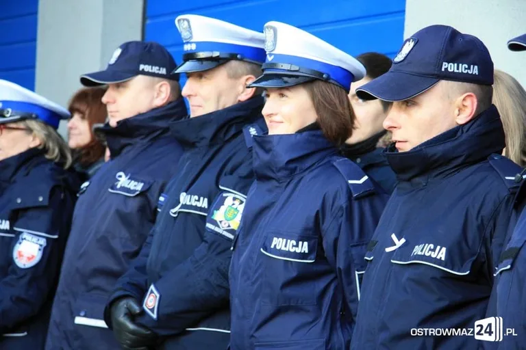 Nowe radiowozy w ostrowskiej policji (zdjęcia)
