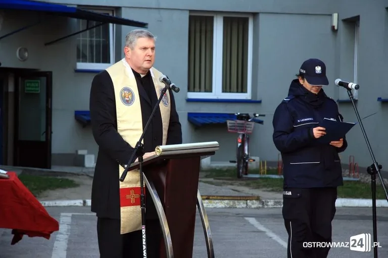 Nowe radiowozy w ostrowskiej policji (zdjęcia)