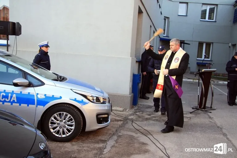 Nowe radiowozy w ostrowskiej policji (zdjęcia)