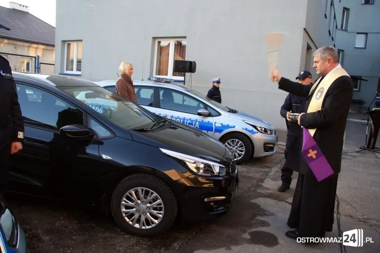 Nowe radiowozy w ostrowskiej policji (zdjęcia)