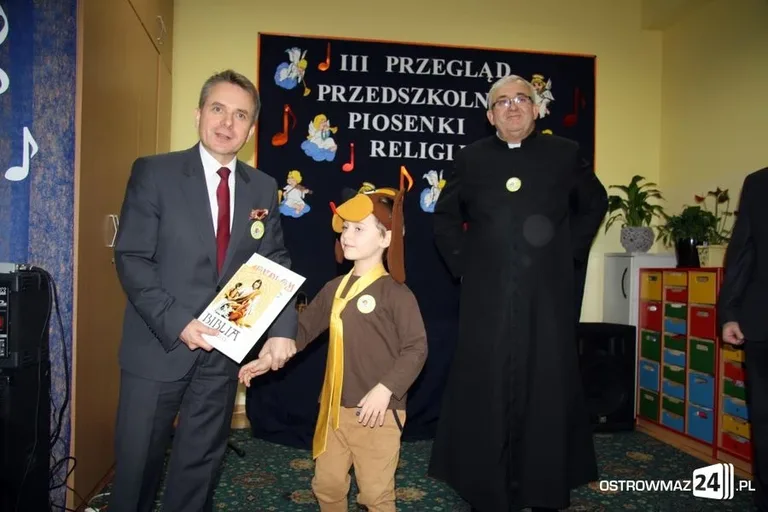 Przegląd piosenki religijnej (zdjęcia, wideo)
