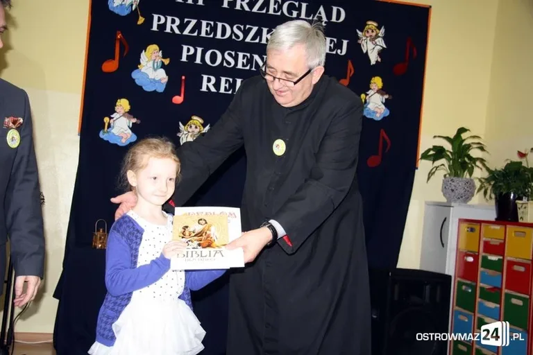Przegląd piosenki religijnej (zdjęcia, wideo)