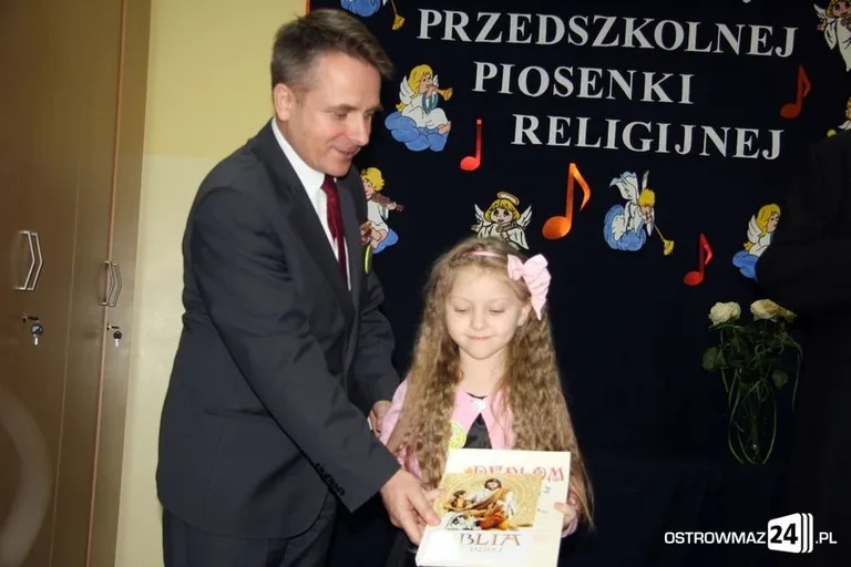 Przegląd piosenki religijnej (zdjęcia, wideo)