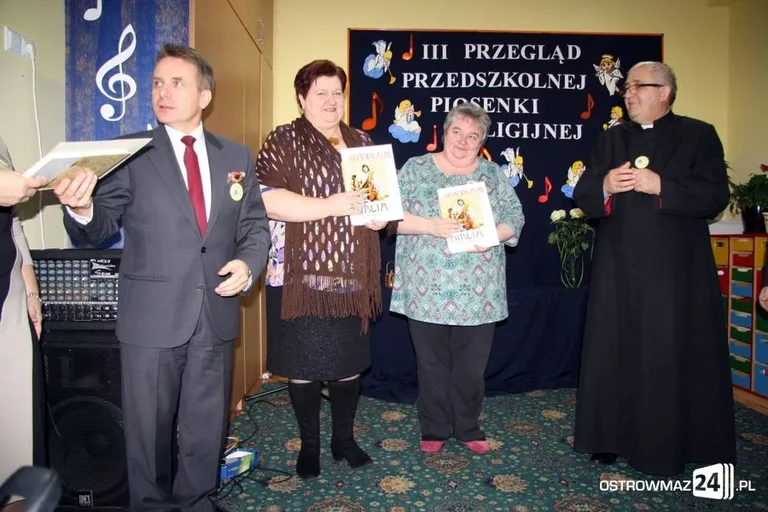 Przegląd piosenki religijnej (zdjęcia, wideo)