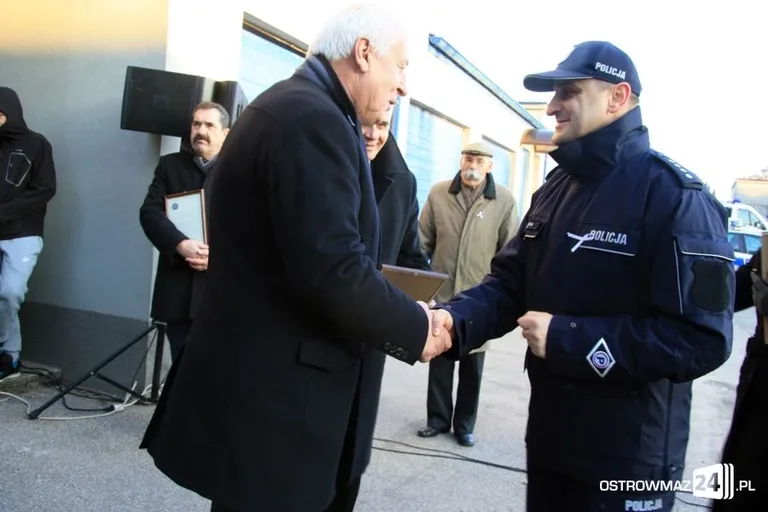 Nowe radiowozy w ostrowskiej policji (zdjęcia)