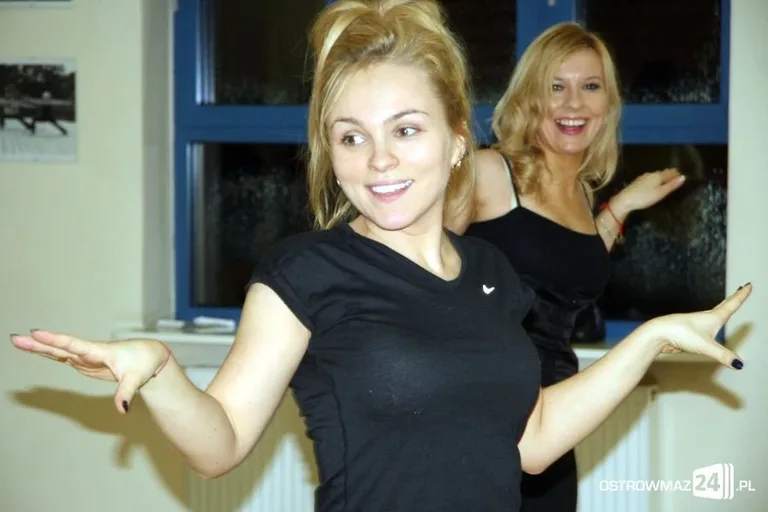 Burleska w MOSiR (zdjęcia, wideo)