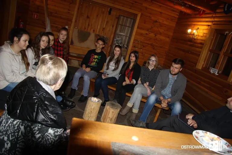 Rozmowy grupy PaT przy kominku (zdjęcia)