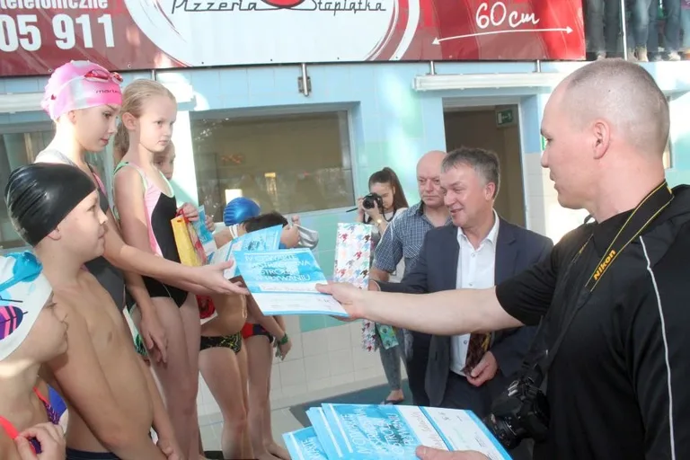 Pływacy walczyli w mistrzostwach (zdjęcia, wideo)