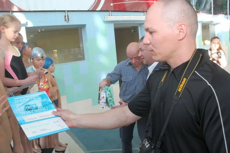 Pływacy walczyli w mistrzostwach (zdjęcia, wideo)