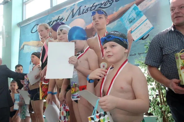 Pływacy walczyli w mistrzostwach (zdjęcia, wideo)