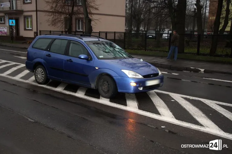 Potrącenie pieszej na ul. Armii Krajowej (zdjęcia)