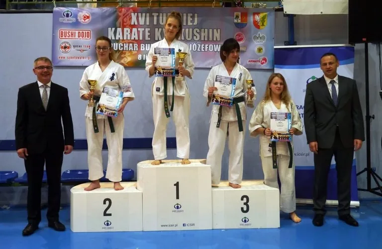 Karatecy OKKK z medalami w Józefowie (zdjęcia)