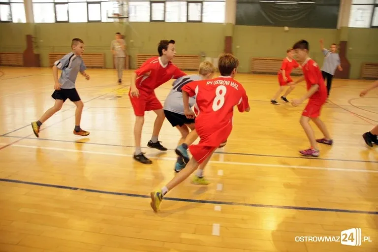 Wystartowała szkolna liga koszykówki (zdjęcia)