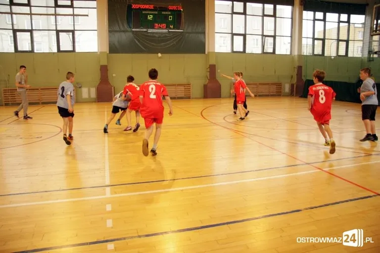 Wystartowała szkolna liga koszykówki (zdjęcia)