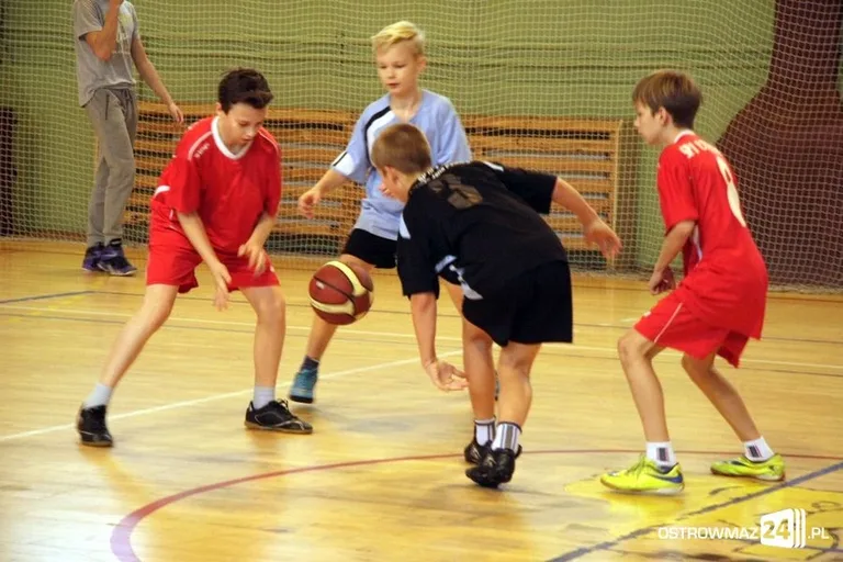Wystartowała szkolna liga koszykówki (zdjęcia)