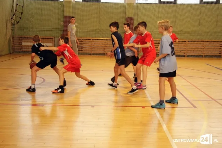 Wystartowała szkolna liga koszykówki (zdjęcia)