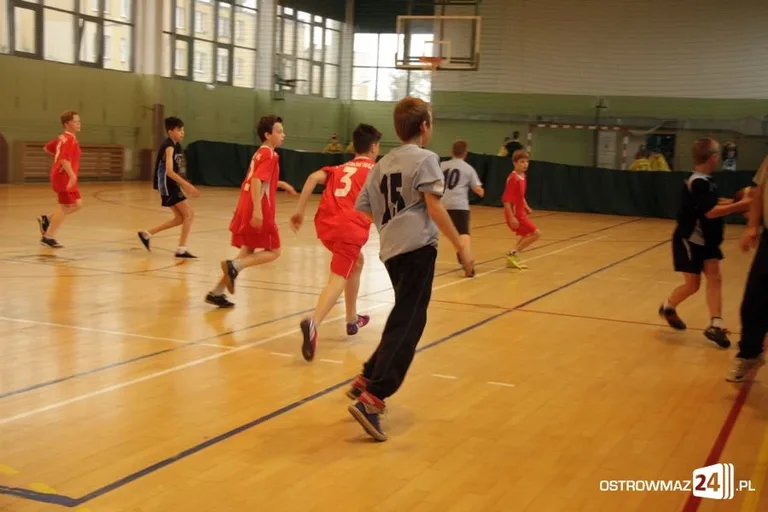 Wystartowała szkolna liga koszykówki (zdjęcia)