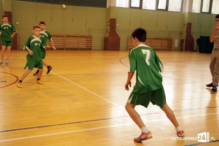 Wystartowała szkolna liga koszykówki (zdjęcia)