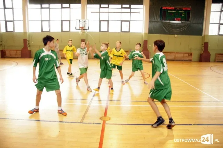 Wystartowała szkolna liga koszykówki (zdjęcia)
