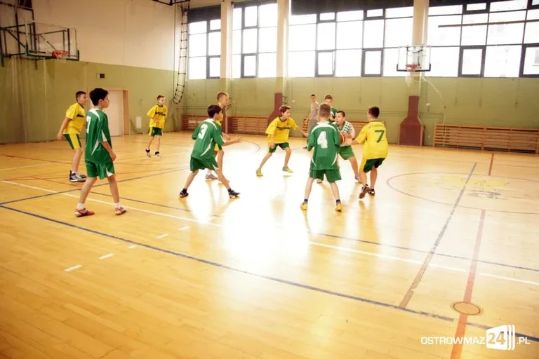 Wystartowała szkolna liga koszykówki (zdjęcia)