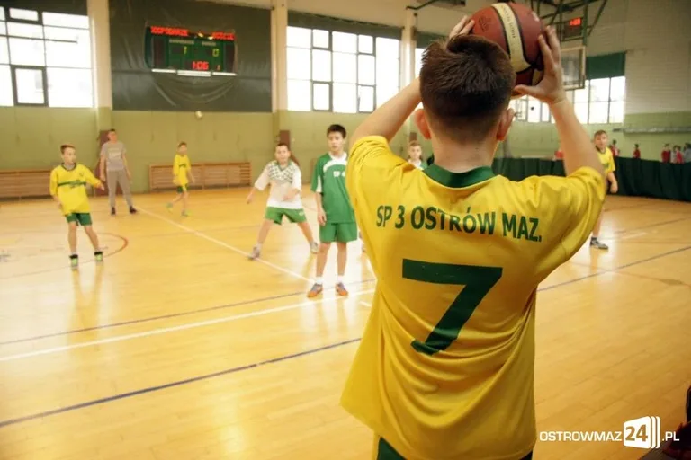 Wystartowała szkolna liga koszykówki (zdjęcia)