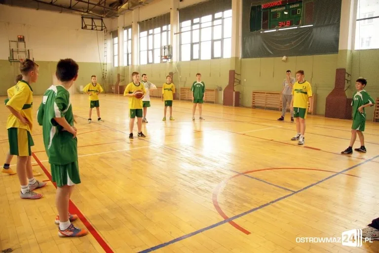 Wystartowała szkolna liga koszykówki (zdjęcia)