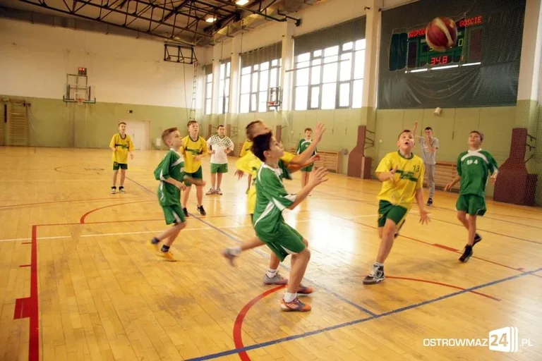 Wystartowała szkolna liga koszykówki (zdjęcia)
