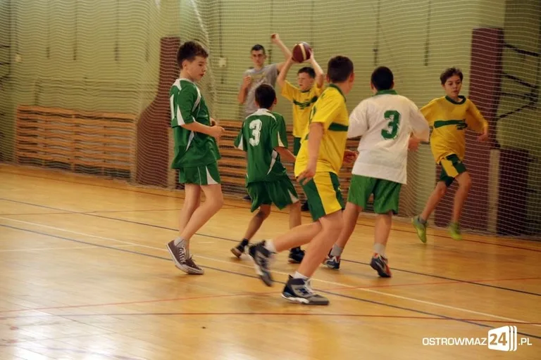 Wystartowała szkolna liga koszykówki (zdjęcia)