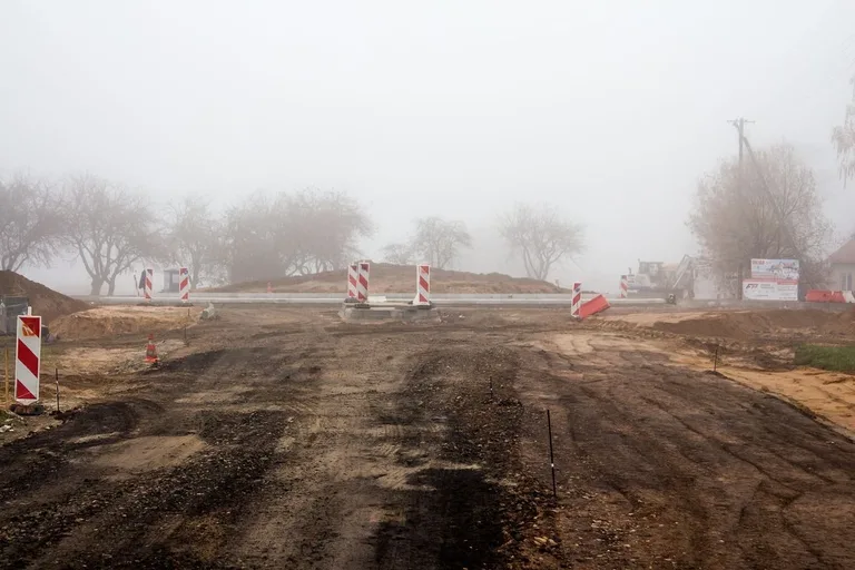 Budowa ronda w Nieskórzu (zdjęcia)