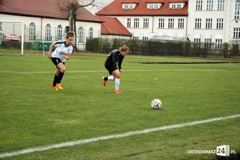 III liga kobiet: Ostrovia lepsza od DAF Płońsk (zdjęcia)