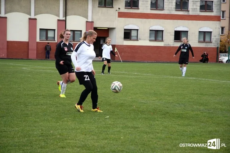 III liga kobiet: Ostrovia lepsza od DAF Płońsk (zdjęcia)