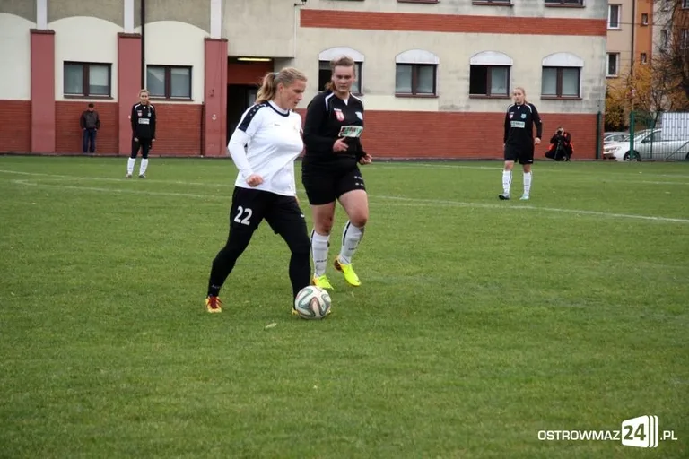 III liga kobiet: Ostrovia lepsza od DAF Płońsk (zdjęcia)