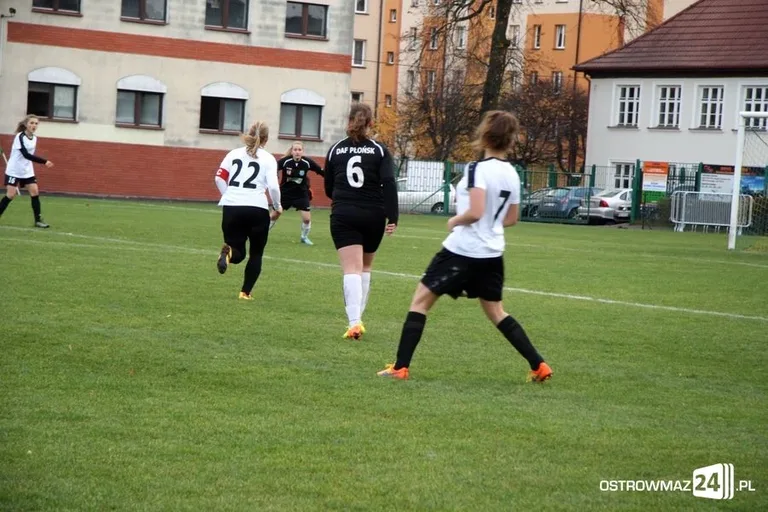 III liga kobiet: Ostrovia lepsza od DAF Płońsk (zdjęcia)