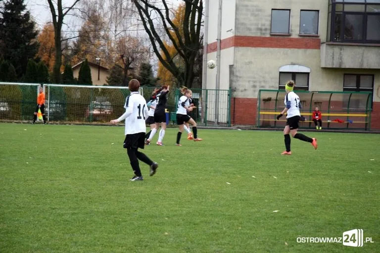 III liga kobiet: Ostrovia lepsza od DAF Płońsk (zdjęcia)