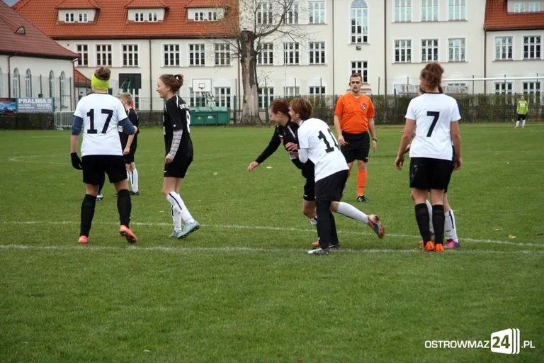 III liga kobiet: Ostrovia lepsza od DAF Płońsk (zdjęcia)