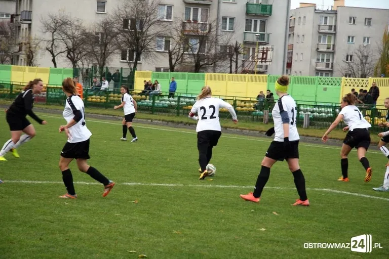 III liga kobiet: Ostrovia lepsza od DAF Płońsk (zdjęcia)