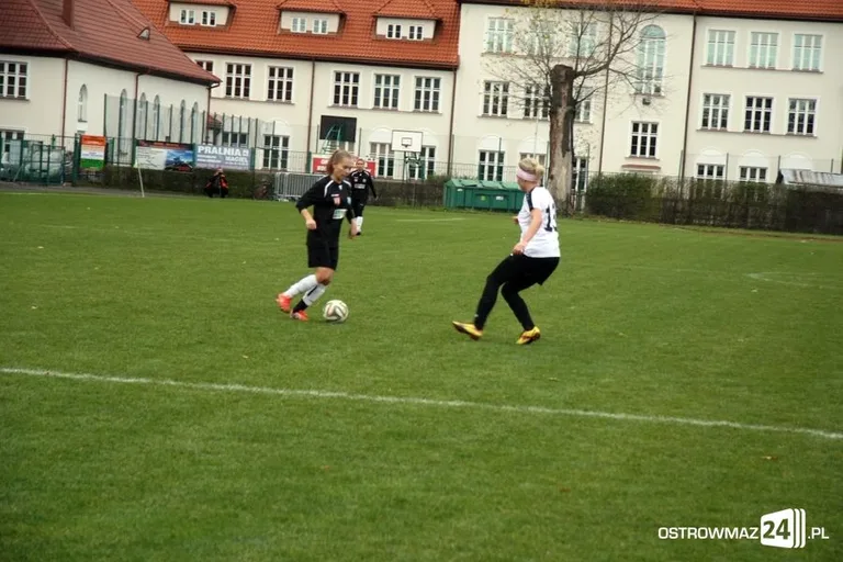 III liga kobiet: Ostrovia lepsza od DAF Płońsk (zdjęcia)