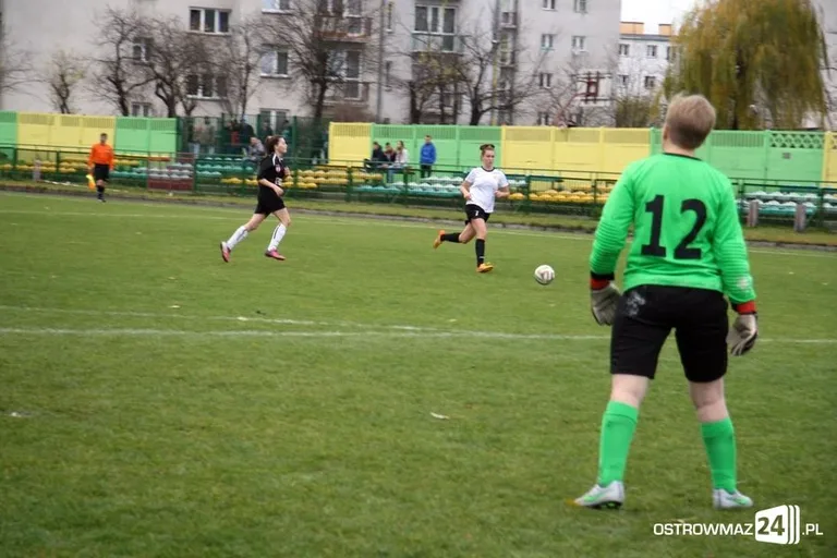 III liga kobiet: Ostrovia lepsza od DAF Płońsk (zdjęcia)