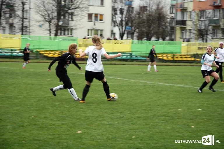 III liga kobiet: Ostrovia lepsza od DAF Płońsk (zdjęcia)
