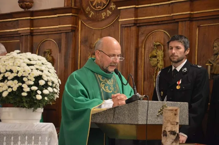 Msza święta w intencji zmarłych strażaków