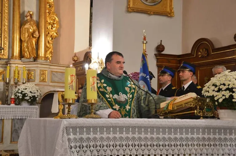 Msza święta w intencji zmarłych strażaków