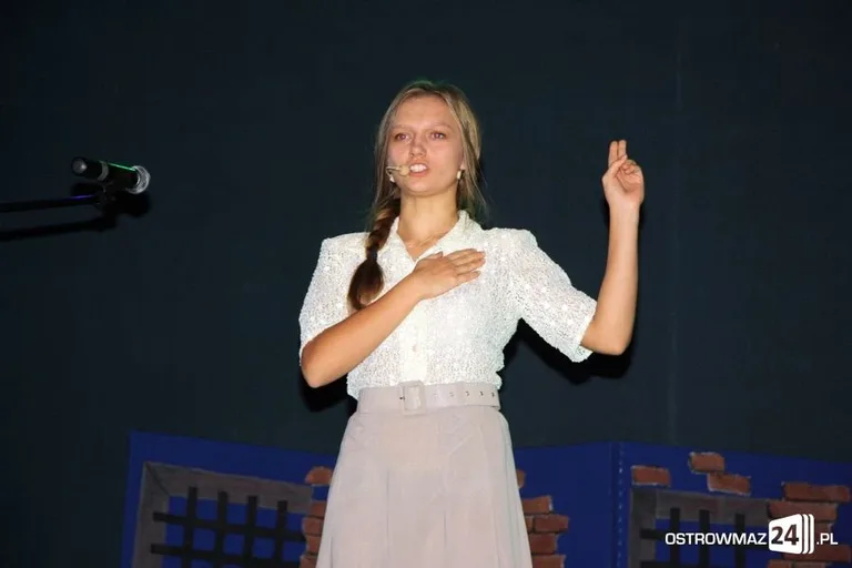 Ostrowscy uczniowie oddali hołd ŻW (zdjęcia)