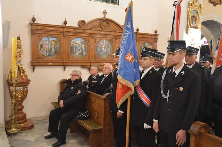 Msza święta w intencji zmarłych strażaków