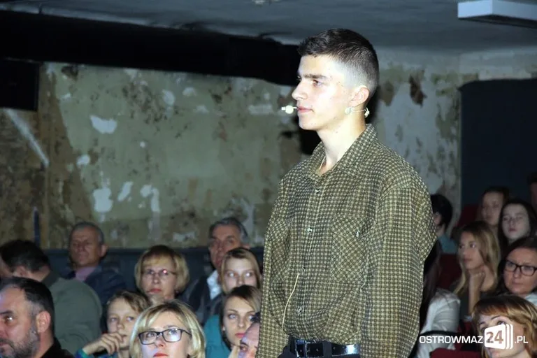 Ostrowscy uczniowie oddali hołd ŻW (zdjęcia)