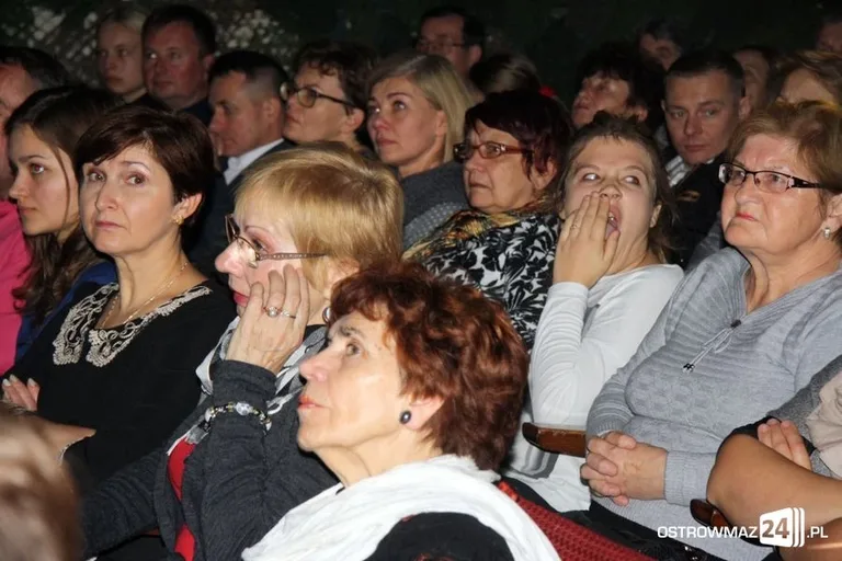 Ostrowscy uczniowie oddali hołd ŻW (zdjęcia)