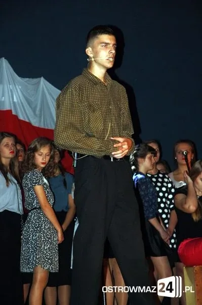 Ostrowscy uczniowie oddali hołd ŻW (zdjęcia)