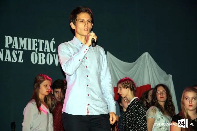 Ostrowscy uczniowie oddali hołd ŻW (zdjęcia)