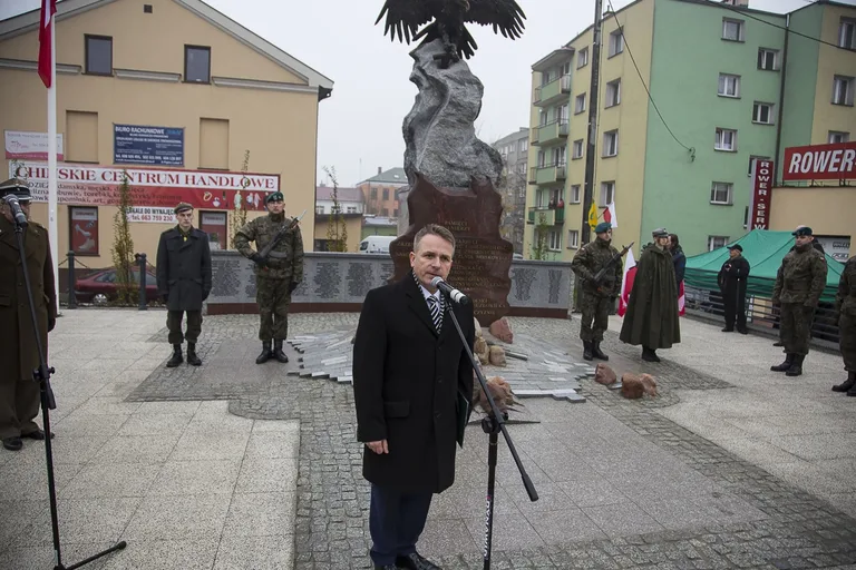 Uroczyste odsłonięcie pomnika ŻW (zdjęcia, wideo)