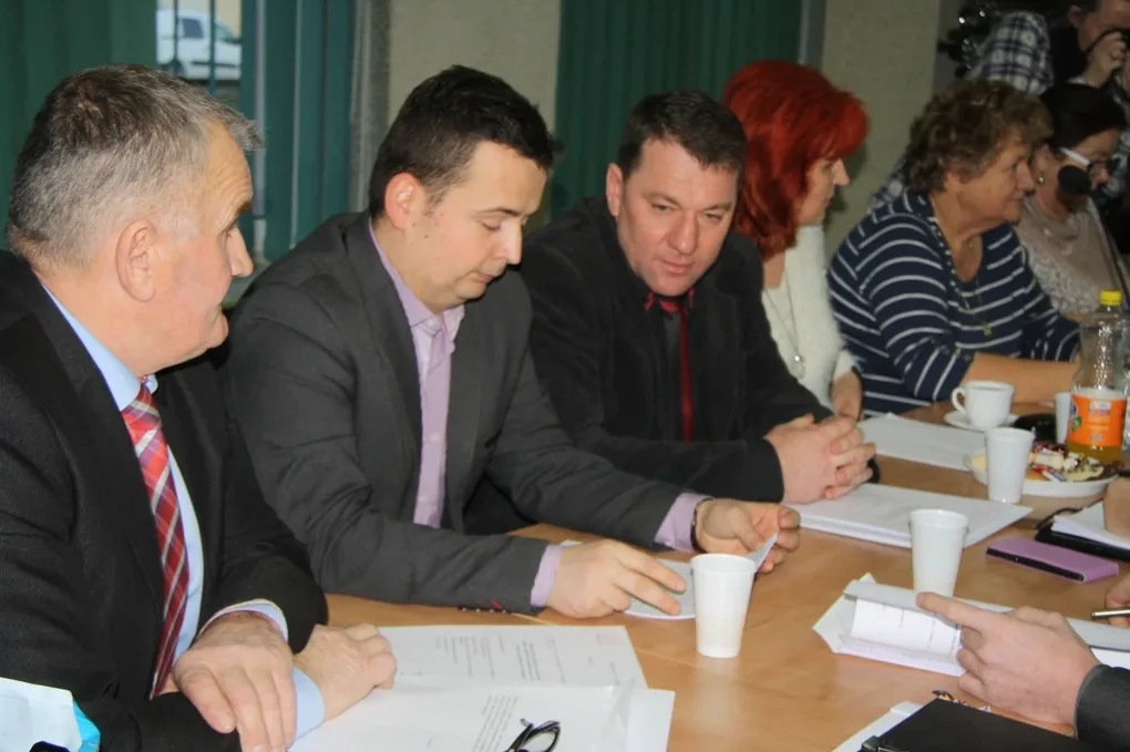 W gminie zagłosowali ws. formularzy (zdjęcia)