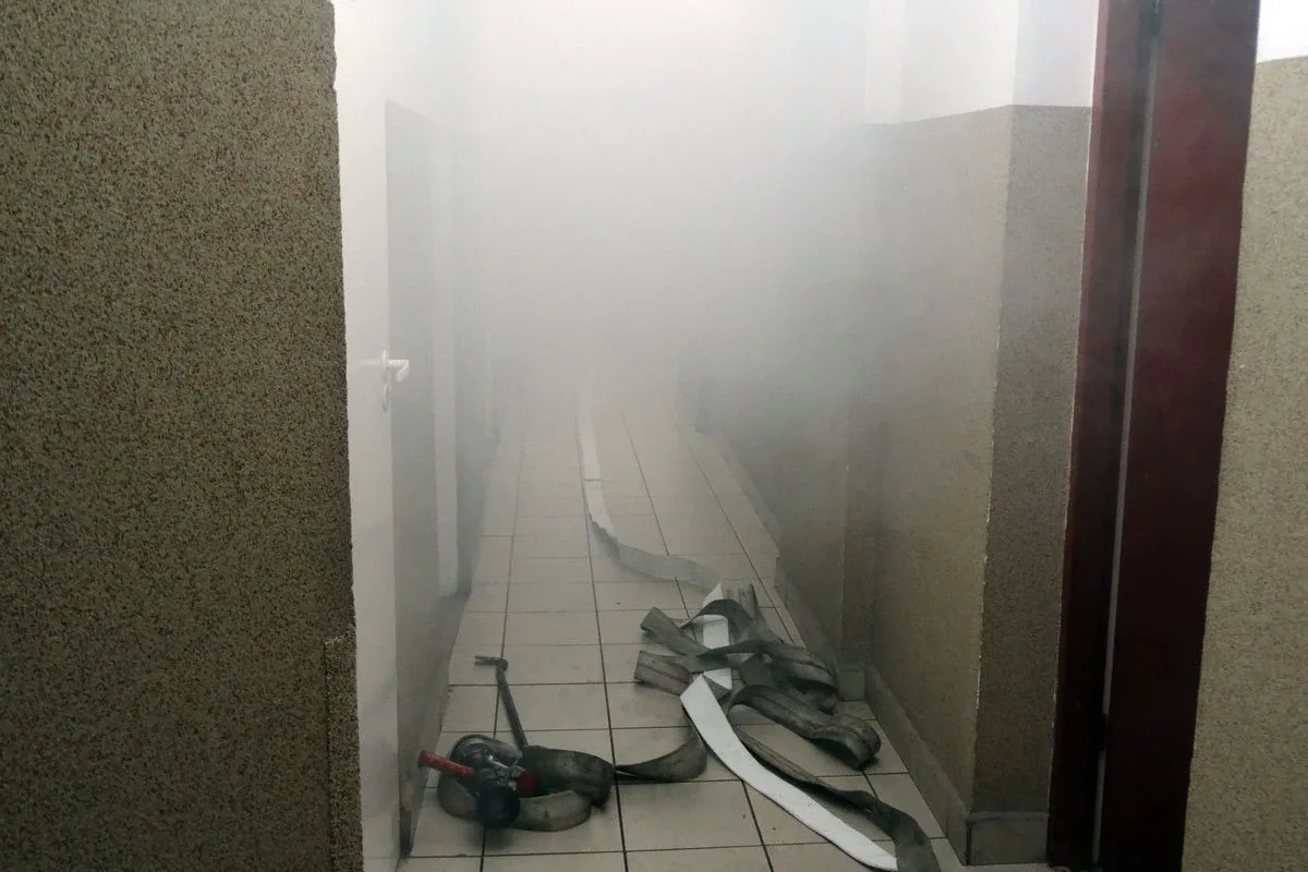 Pożar w ostrowskiej komendzie policji (zdjęcia)